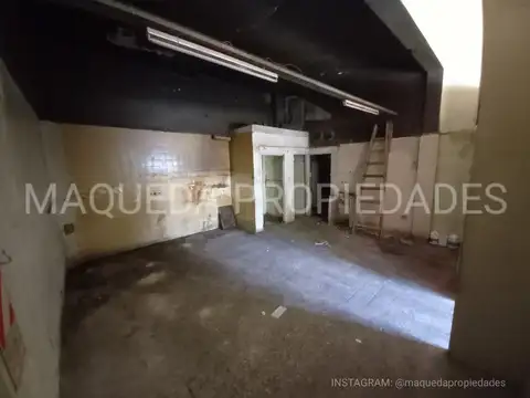 LOCAL 50 M2 CON GAS SOBRE AV. OLIVERA PRECIO REBAJADO