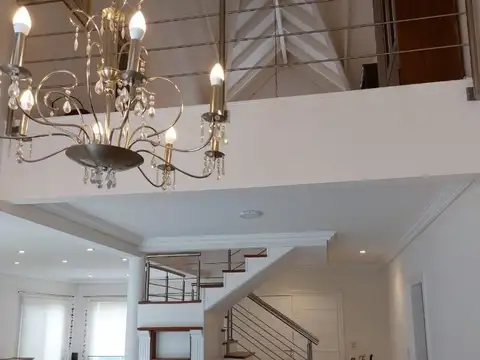 Casa en Venta en Campos De Alvarez, USD 400.000