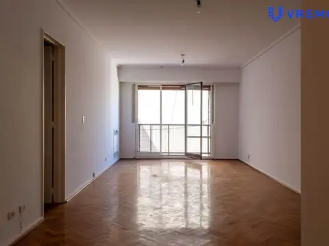 Depto. de 3 amb. + dep. serv. + baulera de 88 m2 en Avda. Rivadavia 5900