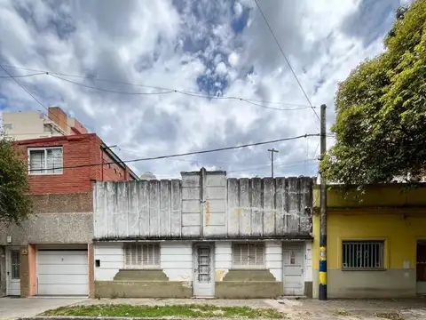 CASA A RECICLAR EN VENTA BARRIO ARROYITO