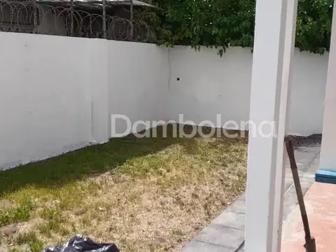 Depto Tipo Casa 3 ambientes con 1 baño