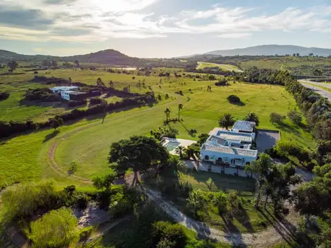 Campo en Piriapolis sobre ladera de Pan de Azucar 100