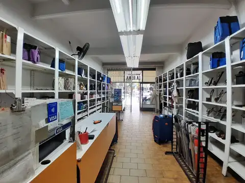 VTA LOCAL LANUS 25 DE MAYO 200 DOS PLANTAS 226M2