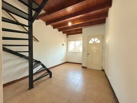 Departamento en Alquiler en Villa Ballester, $ 700.000