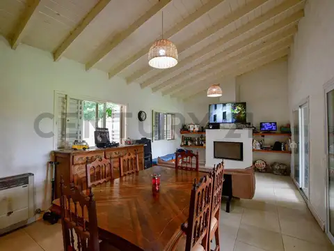 Casa 4 ambientes con 2 baños