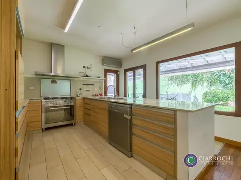 Belgrano R - Excepcional CASA con PISCINA, JARDIN, TERRAZA y GARAGE