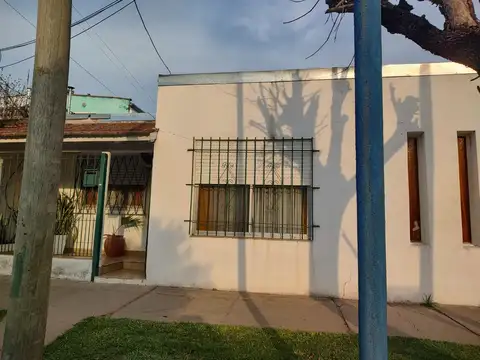 DEPARTAMENTO TIPO CASA ESQUINA