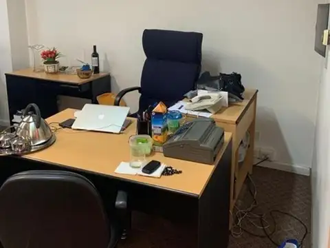 Oficina 6 ambientes con 1 baño