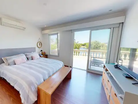 Casa 5 ambientes con 3 baños