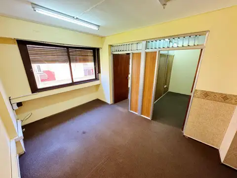 Oficina en  venta y en alquiler en pleno centro de San Fernando