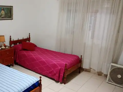 Casa 5 ambientes con 1 baño