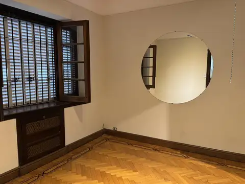 Casa en Alquiler con 1 cochera