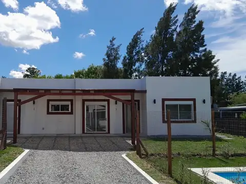 Casa en venta - 2 Dormitorios 1 Baño - Uruguay