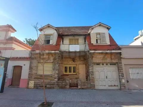 Casa de 3 dormitorios a reciclar en Venta en Ensenada