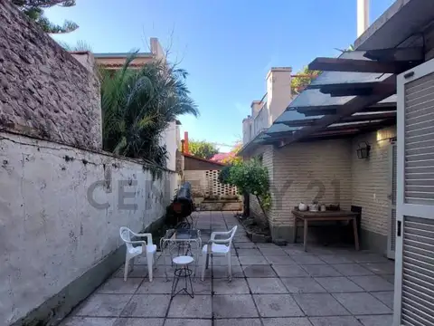 Casa de 3 dormitorios a reciclar en Venta en Ensenada