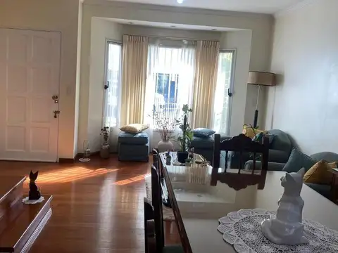 Depto Tipo Casa en Venta de 4 dormitorios