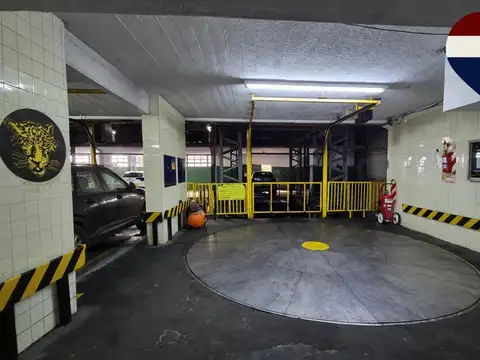 Vende cochera en Recoleta