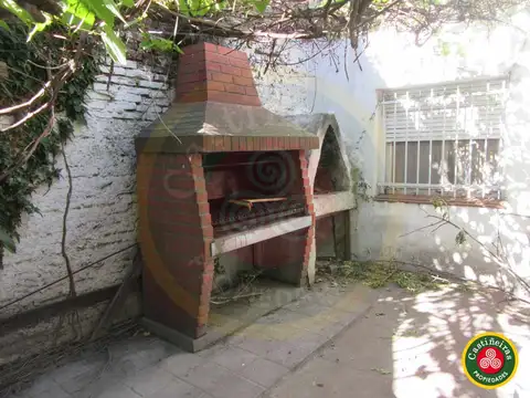 Casa 6 ambientes con 3 baños