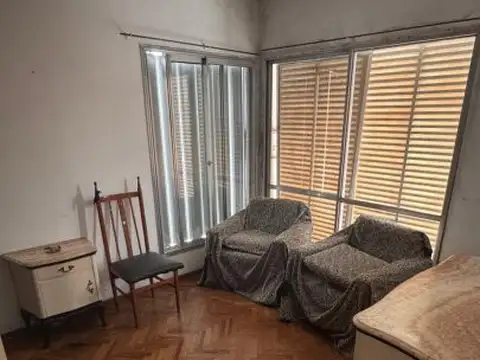 CASA DE 4 DORMITORIOS GRANADERO BAIGORRIA