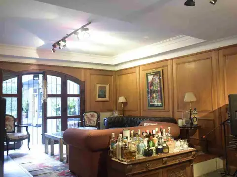 Casa en Venta con 5 cocheras