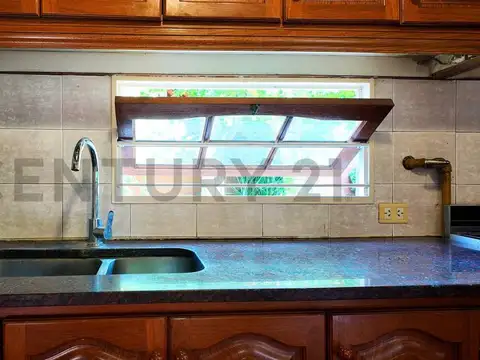 Casa en Venta con 5 cocheras