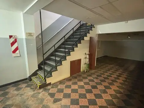 Av. Ricardo Balbin 500