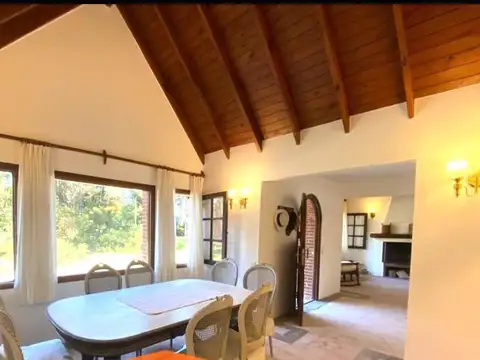 Casa en Alquiler Temporal con 1 cochera