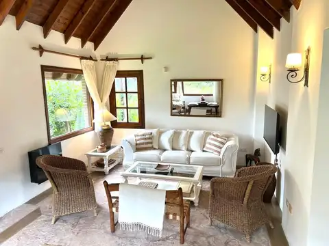 Casa 4 ambientes con 3 baños