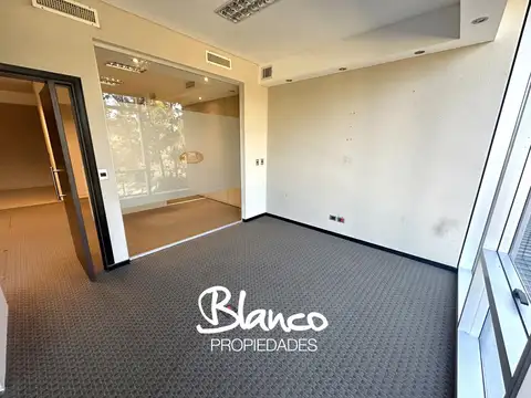 Oficina en Venta con 2 cocheras