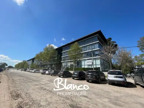 Oficina en Venta en Pilar Centro, USD 235.000