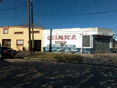 Avenida Julian María Castro 900