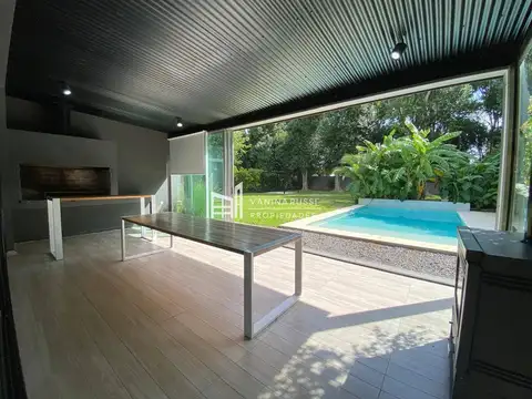 Casa en Venta con 1 cochera