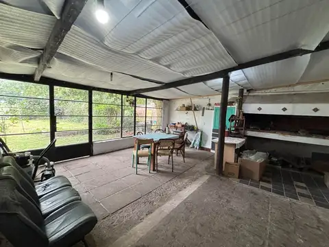 CASA EN VENTA EN JUNIN CON PATIO Y PILETA