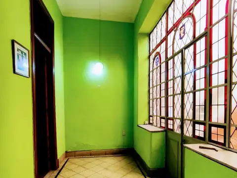 Casa 7 ambientes con 1 baño