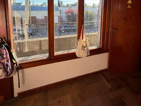 Casa en dos plantas de 4 dormitorios