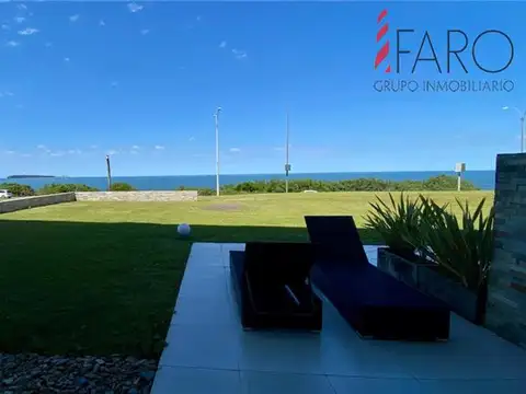 Apartamento Moderno en Primera Línea al Mar