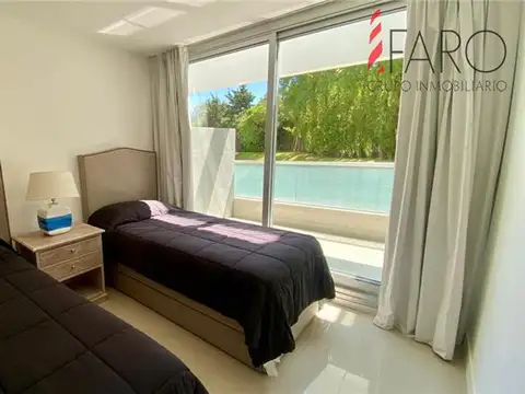 Apartamento Moderno en Primera Línea al Mar