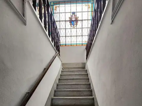 Oficina 6 ambientes con 2 baños