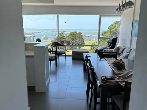 DEPARTAMENTO DE 4 AMBIENTES CON BALCON A LA CALLE