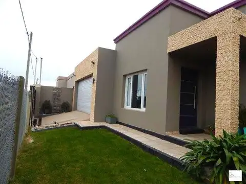 Casa en venta - 2 dormitorios 1 baño 1 toilette - 460 mts2 - Tandil
