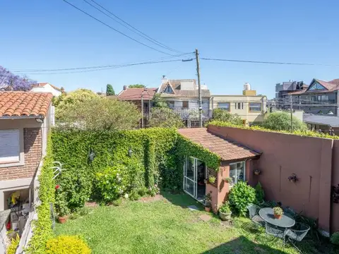 Casa en venta 5 ambientes con jardin, Martinez