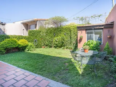 Casa en venta 5 ambientes con jardin, Martinez