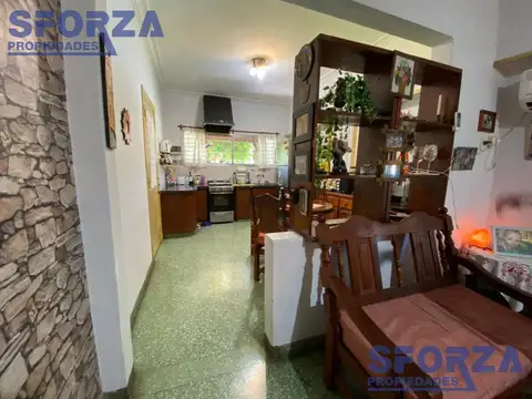 Casa en Venta con 2 cocheras