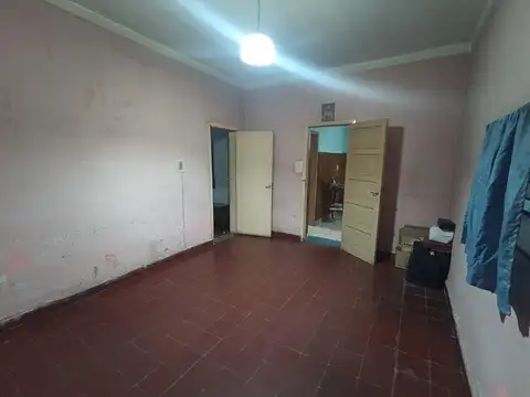 Casa de 4 ambientes en Lanús Este