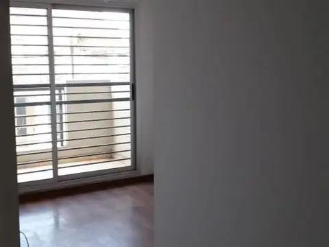 3 AMBIENTES CON COCHERA CUBIERTA