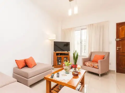 DUPLEX C/ COCH. 3 AMB. AMPLIOS A 2 C.  25 DE MAYO