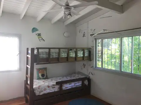 Casa 7 ambientes con 4 baños