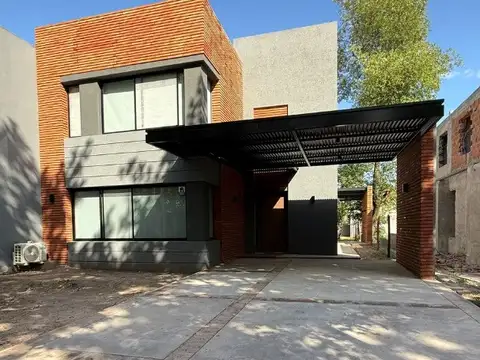 Hermoso Chalet En Venta Bella Vista