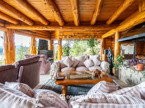 Casa en Venta con 2 cocheras