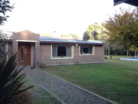 CASA EN VENTA - VILLA ELISA